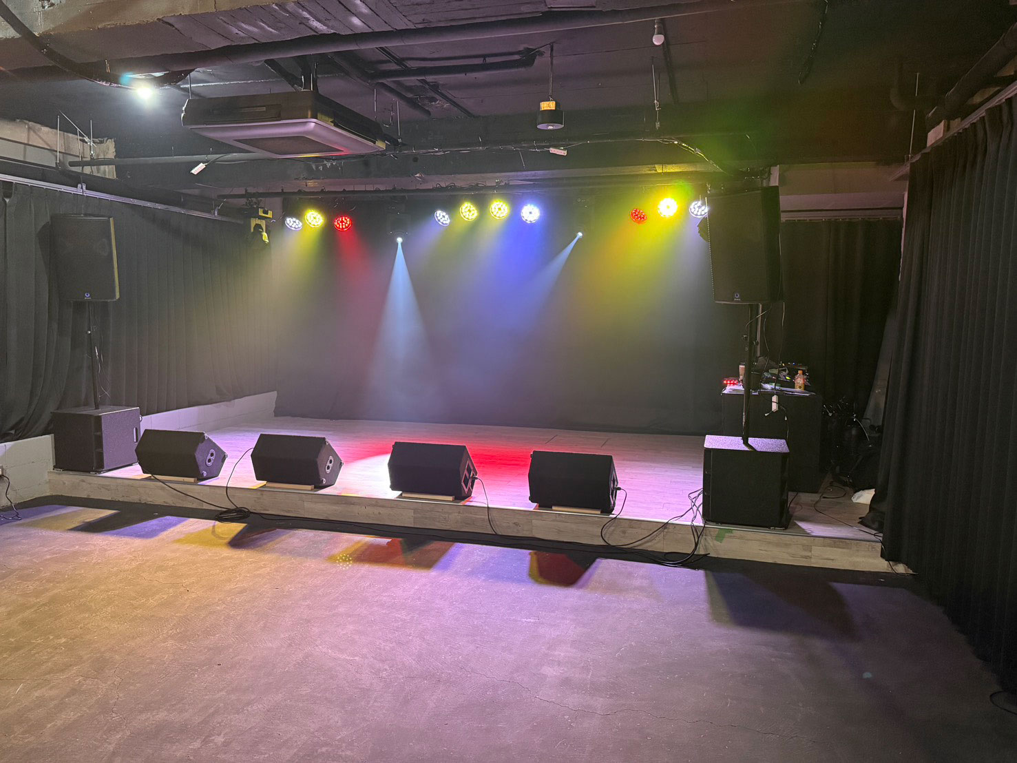 スタンディング利用