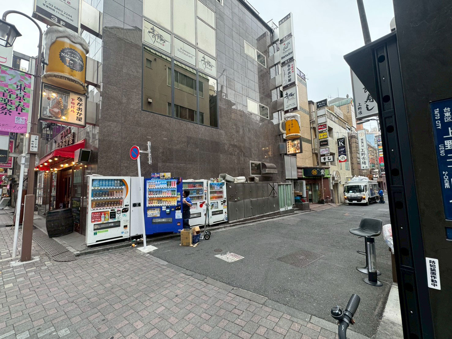 アイドルライブの機材搬入ができます。