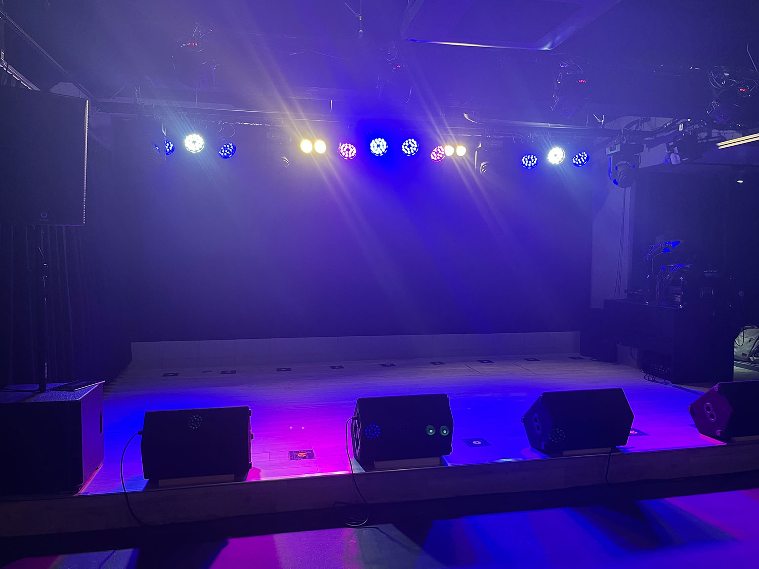 プロ仕様の音響・照明でMV撮影 PV撮影ができる